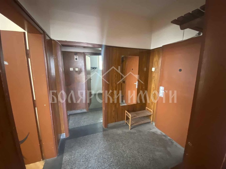Продава се Тристаен апартамент в Велико Търново, Център - 107 кв.м за 1262 €/кв.м - Снимка #8