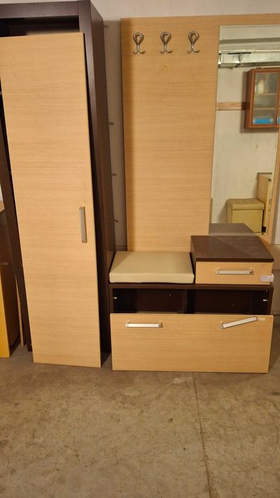 Подарявам употребявани шкафове и портманто