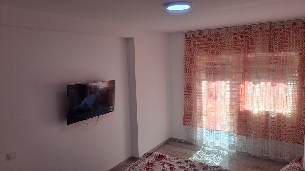 Dau în chirie apartament cu o camera ...chiar si in regim hotelier