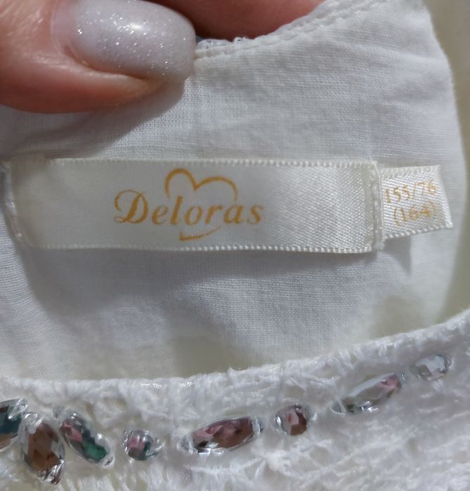 Продам платье нарядное на девочку