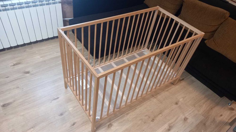 IKEA Креватче + матрак + протектор + обиколник