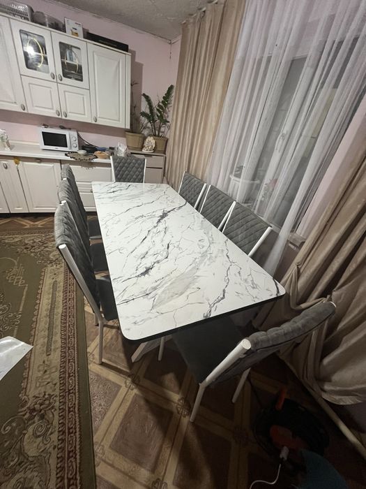 Продам стол со стульями 8 штук