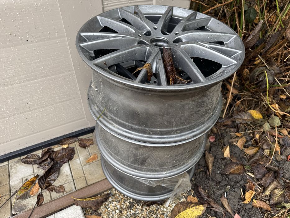 Vand JANTE  bmw seria1 r17 noi noute