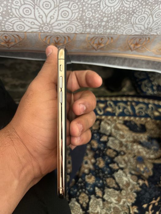 Iphone Xs face.