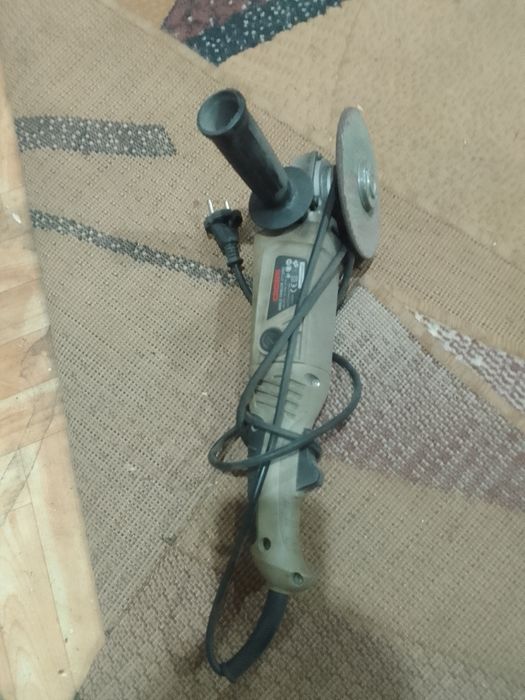 Продам болгарку б/у