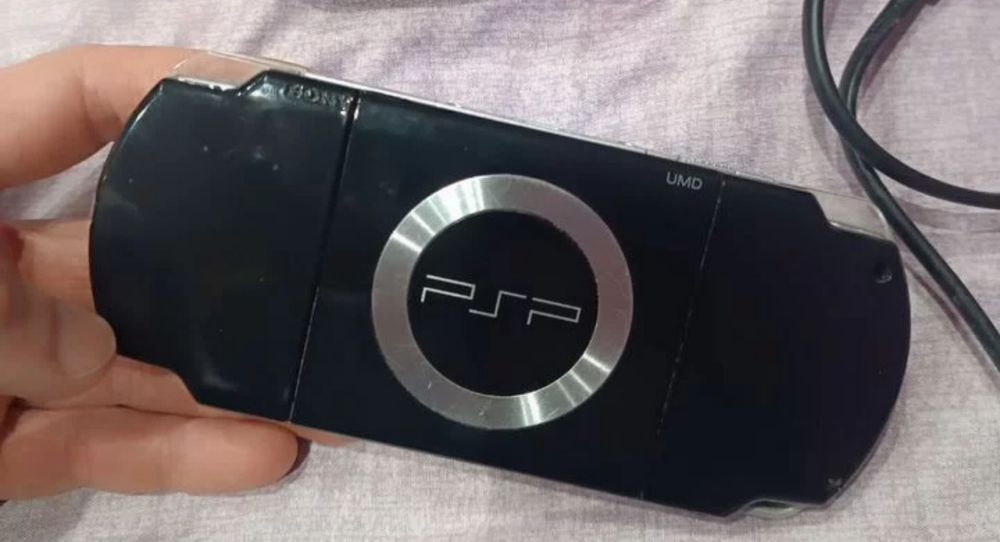 PSP 2000 погрузись в ностальгию