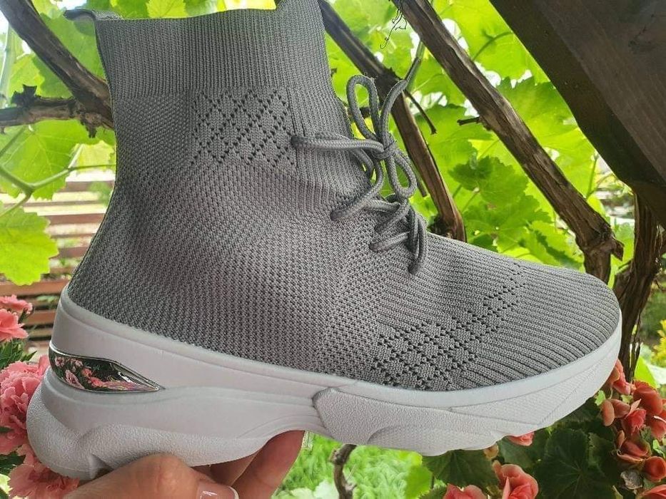 Adidași tip șosete nr 38 și 49 50 lei