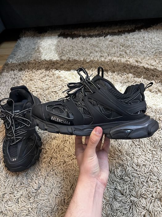 balenciaga track