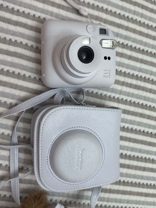 Продам Fujifilm Instax Mini 12