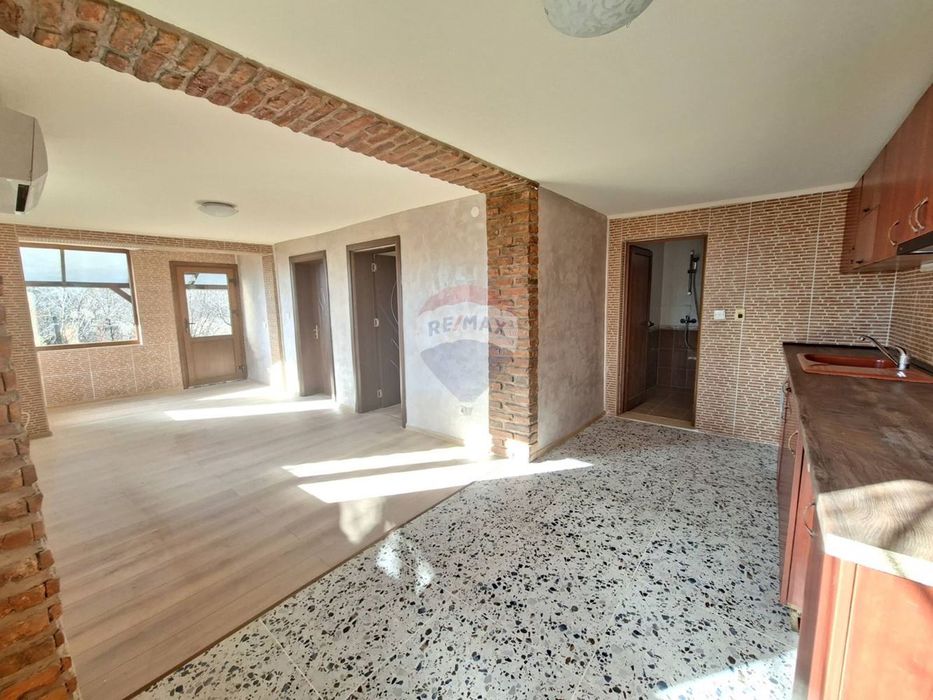 Реновирана къща в с. Осеново, обл. Варна ТЕ