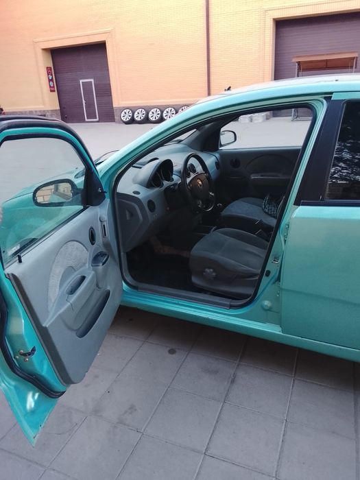 Продам машину chevrolet aveo 2005