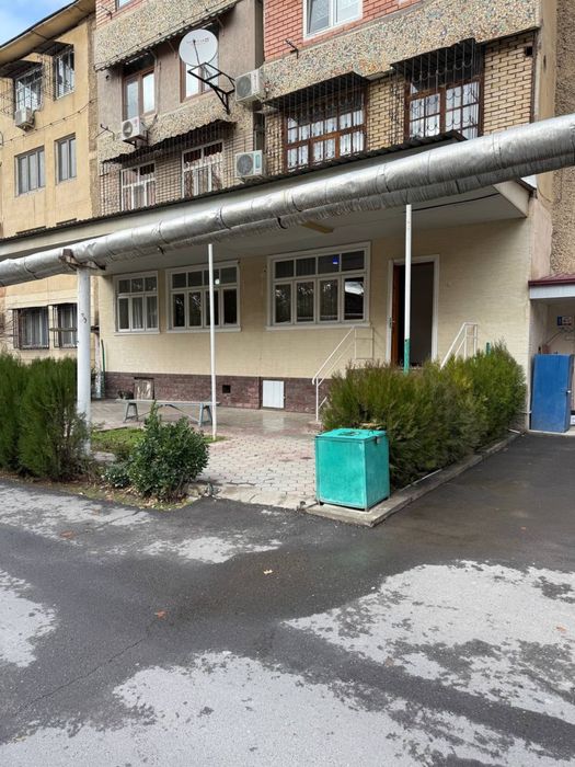 Юнусабад-2 квартал (ор-р: Суд) 3х комнатная, первый этаж