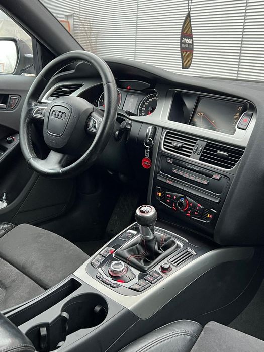 Vand Audi A4 B8 2010 2.0 TDI SLine inmatriculata RO LED urgent impecab