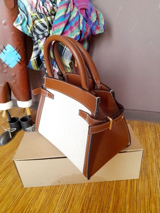 Страхотна, чисто нова дамска чанта