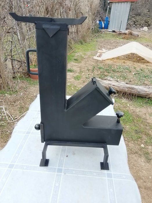 Печка ракета за пикник и къмпинг .