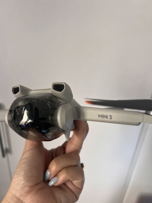 Dronă DJI Mini 3 + Smart Controller cu Display