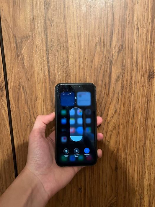 Продам срочно iPhone 11 64GB