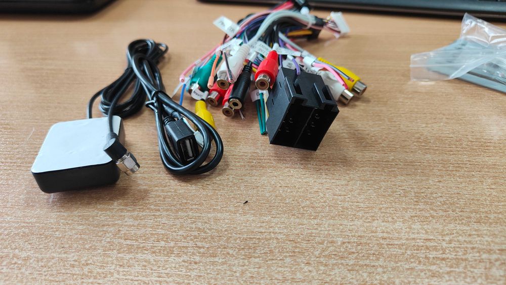 ESSGOO Универслана мултимедия за автомобил