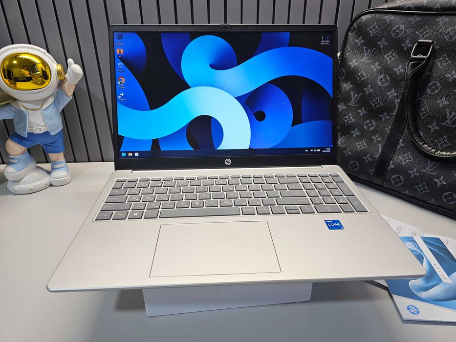 ПРОДАМ HP Laptop 15-FD0356NIA Ноутбук Core™ i5-1334U 13-ПОКОЛЕНИЯ.
