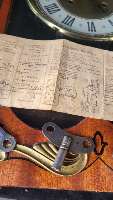 Продам настенные часы с боем