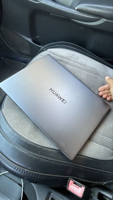 HUAWEI  ноутбук