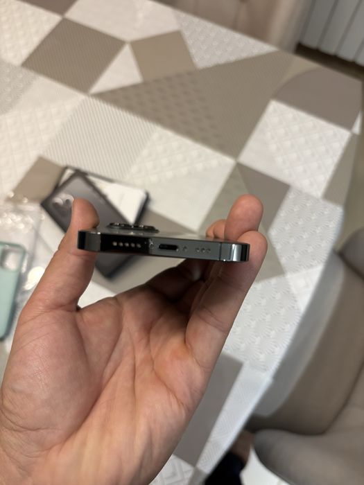 Iphone 13 Pro 128 GB два броя бял и черен € 289 за брой