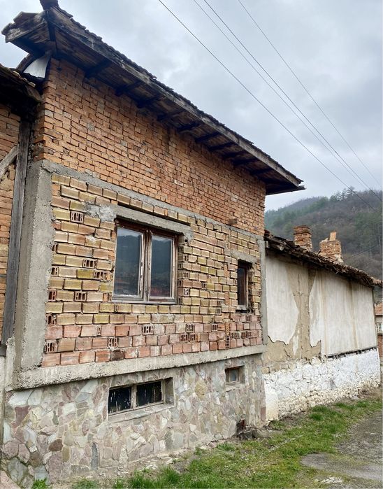 Продава се Къща в Пирдоп - 472 кв.м за 33 €/кв.м - Снимка #3