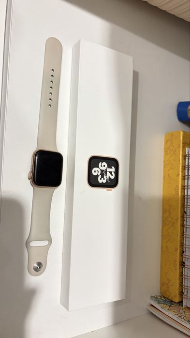 Apple watch se часы