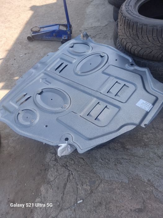 Зашита двигателя и коробки RAV4