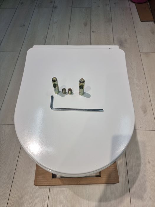 Продам унитаз и раковину