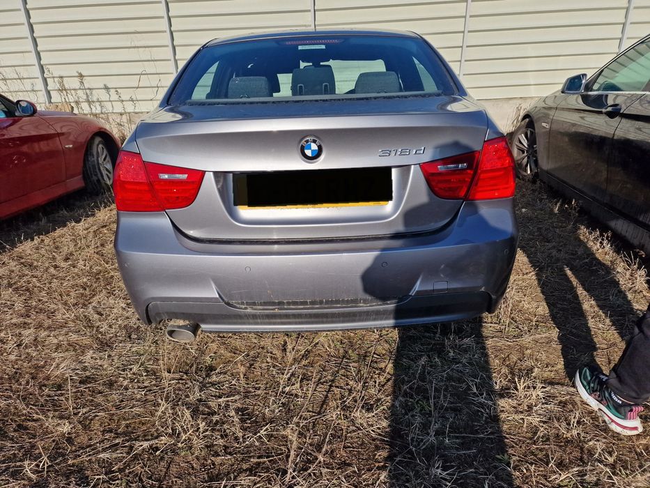 Portbagaj cu stopuri bmw e90 facelift lci diferite culori