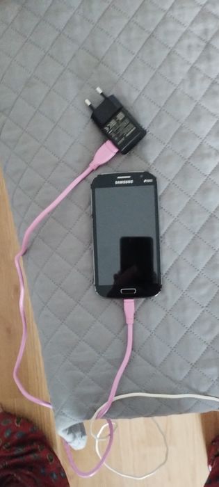 De vânzare 2 telefoane mobile