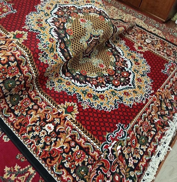 Гилам. Ковёр 2,5/3,5. Не Шерстяная Красивый и яркий.