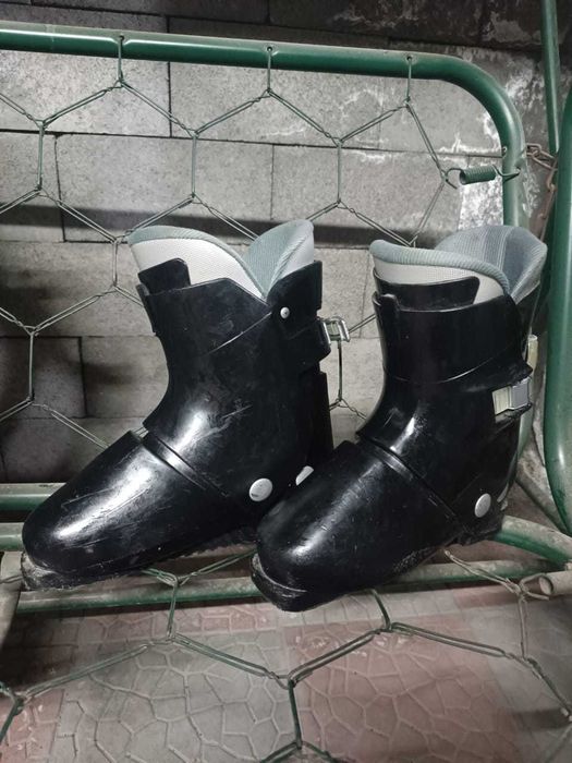 Продам лыжи горные