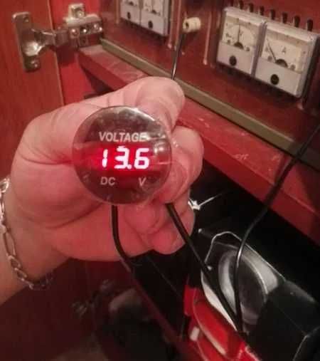 Дигитален волтметър водоустойчив НОВ, 4 модела