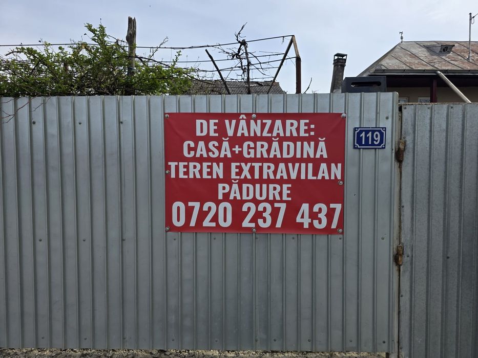 Casa de vânzare cu teren generos