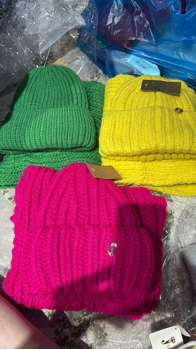 Продам шапку с шарфом