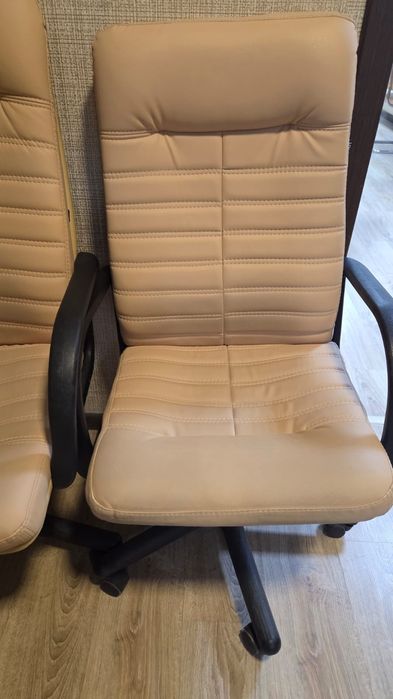 Офисные кресла, б/у