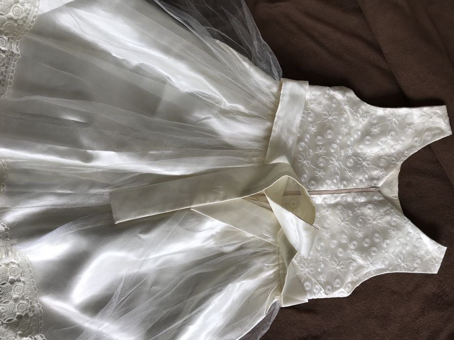 Официална рокля