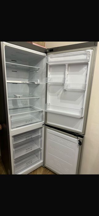 Холодильник с морозильником Samsung RB33J3200SA