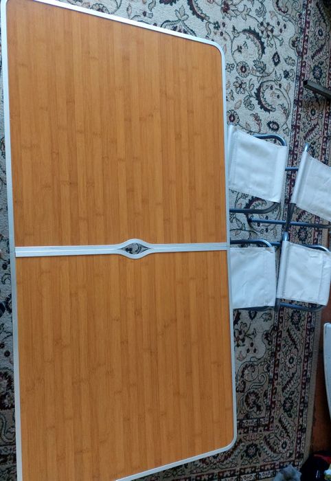 Продам продам столик с  стульями