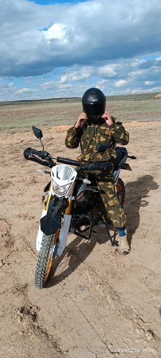 Мотоцикл Эндуро Senke 250.