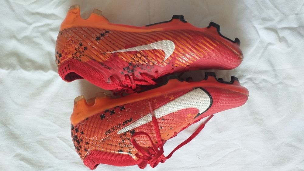 Бутсы футбольные