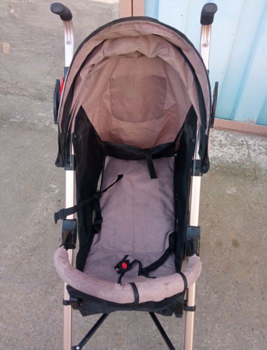 Продается коляски 2шт и кроватка общая цена