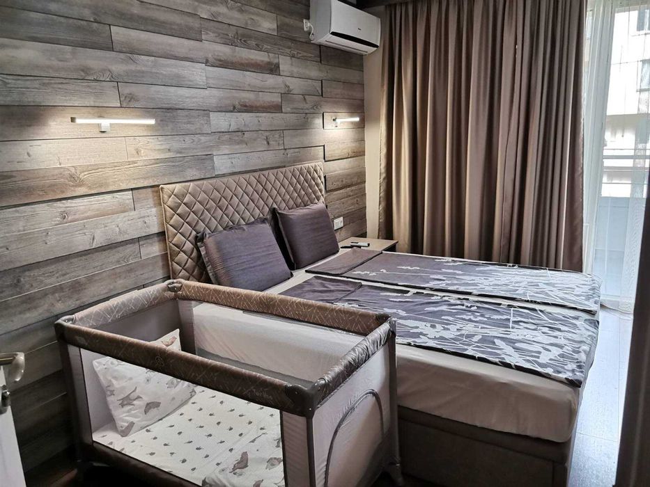 Апартамент за нощувки Азалия