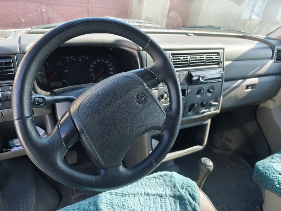 Volkswagen Transportrer  2.5 TDI ACV 102 cp 5 locuri Clima an 2002