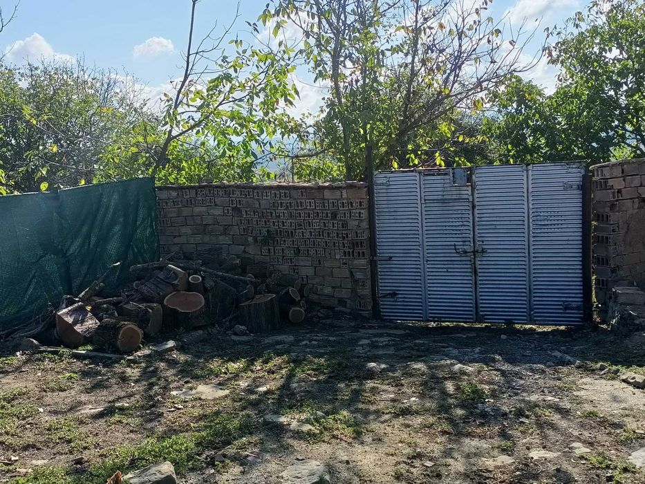 Продавам къща в село Черни Бряг, община Антоново, 64 кв.м с двор