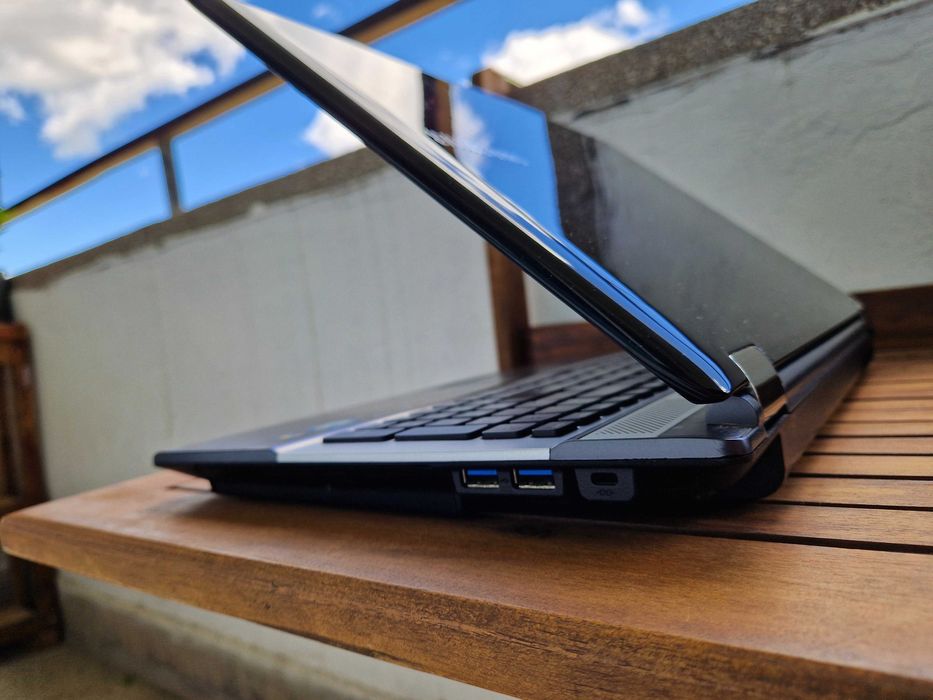 SAMSUNG RF511 | i5 | 8GB RAM | SSD 128GB + HDD 640GB | NVIDIA® GT540M