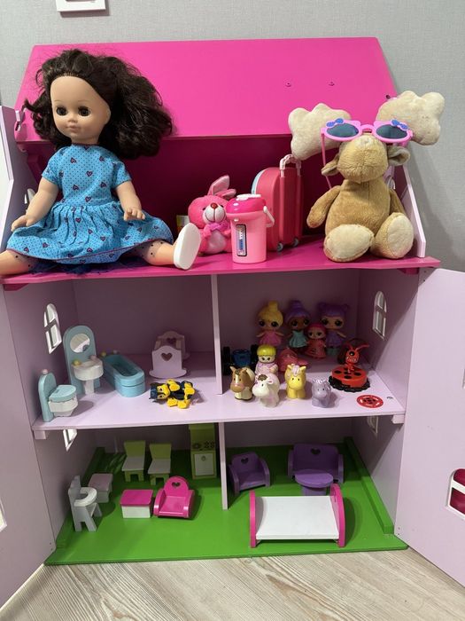 Продам кукольный домик