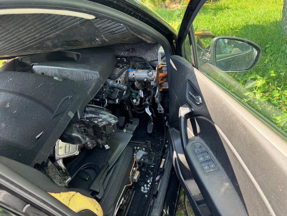 Renault Captur, 2023,Anglia, pentru piese